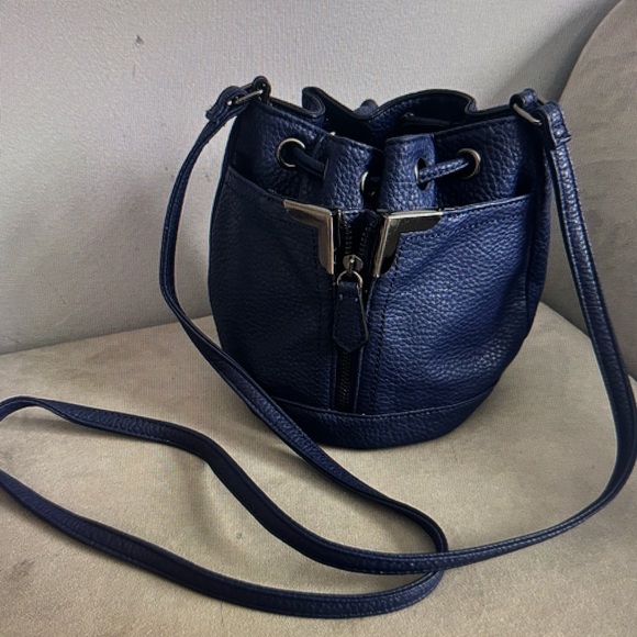Danielle Nicole Pebbled Bucket Crossbody Bag | Cobalt Blue - Picture 1 of 6